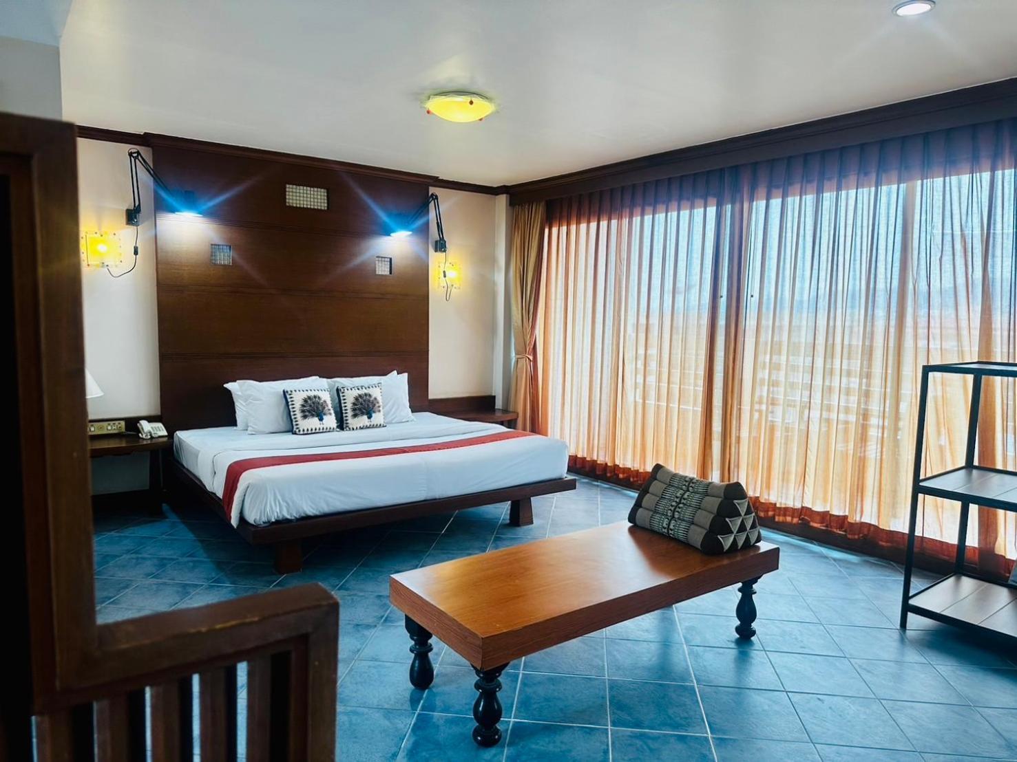 Hua Hin Loft Hotel Bagian luar foto