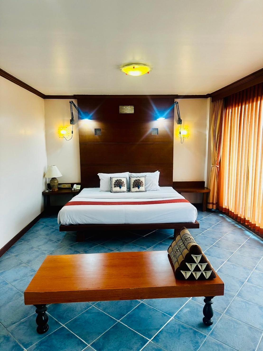 Hua Hin Loft Hotel Bagian luar foto