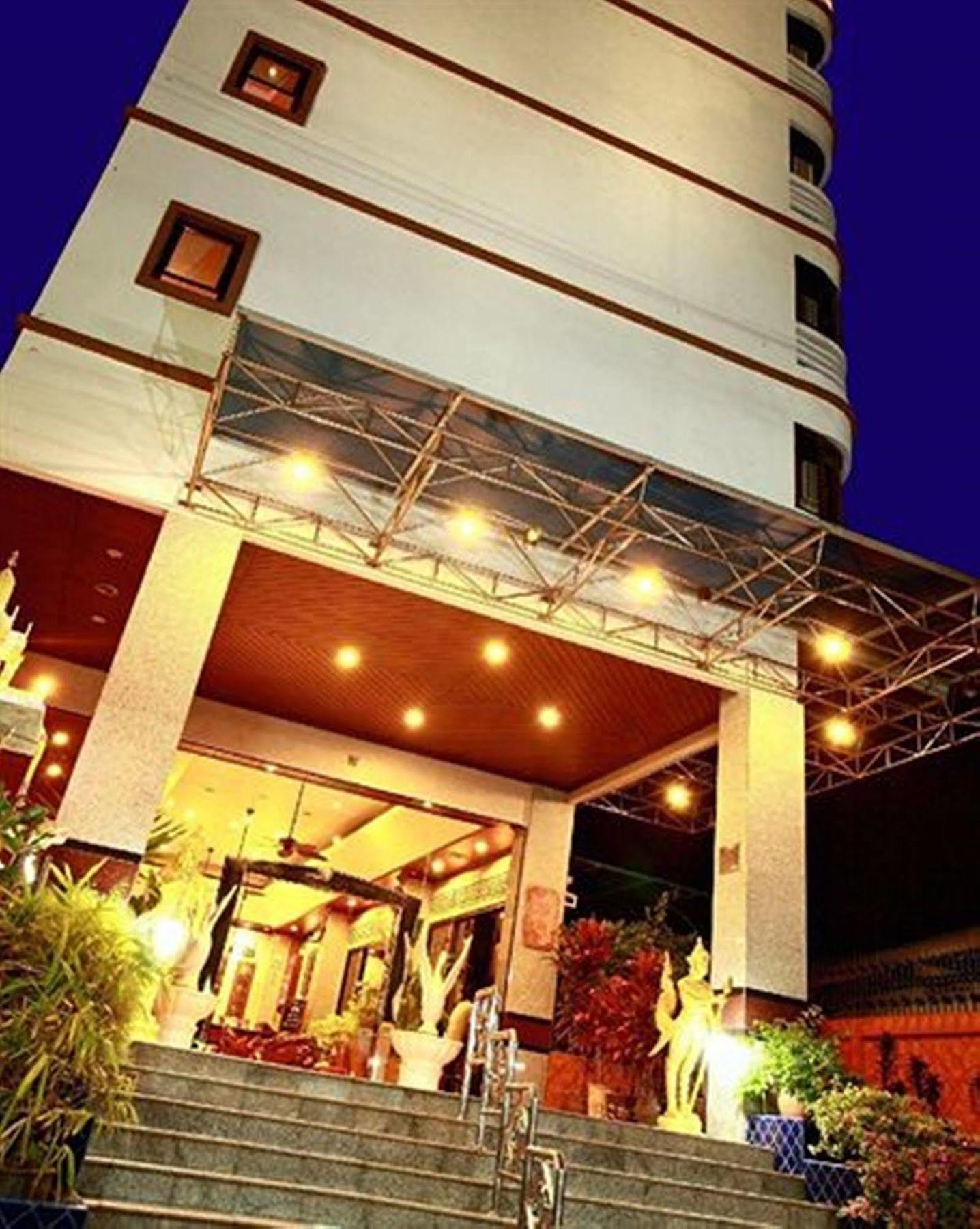 Hua Hin Loft Hotel Bagian luar foto