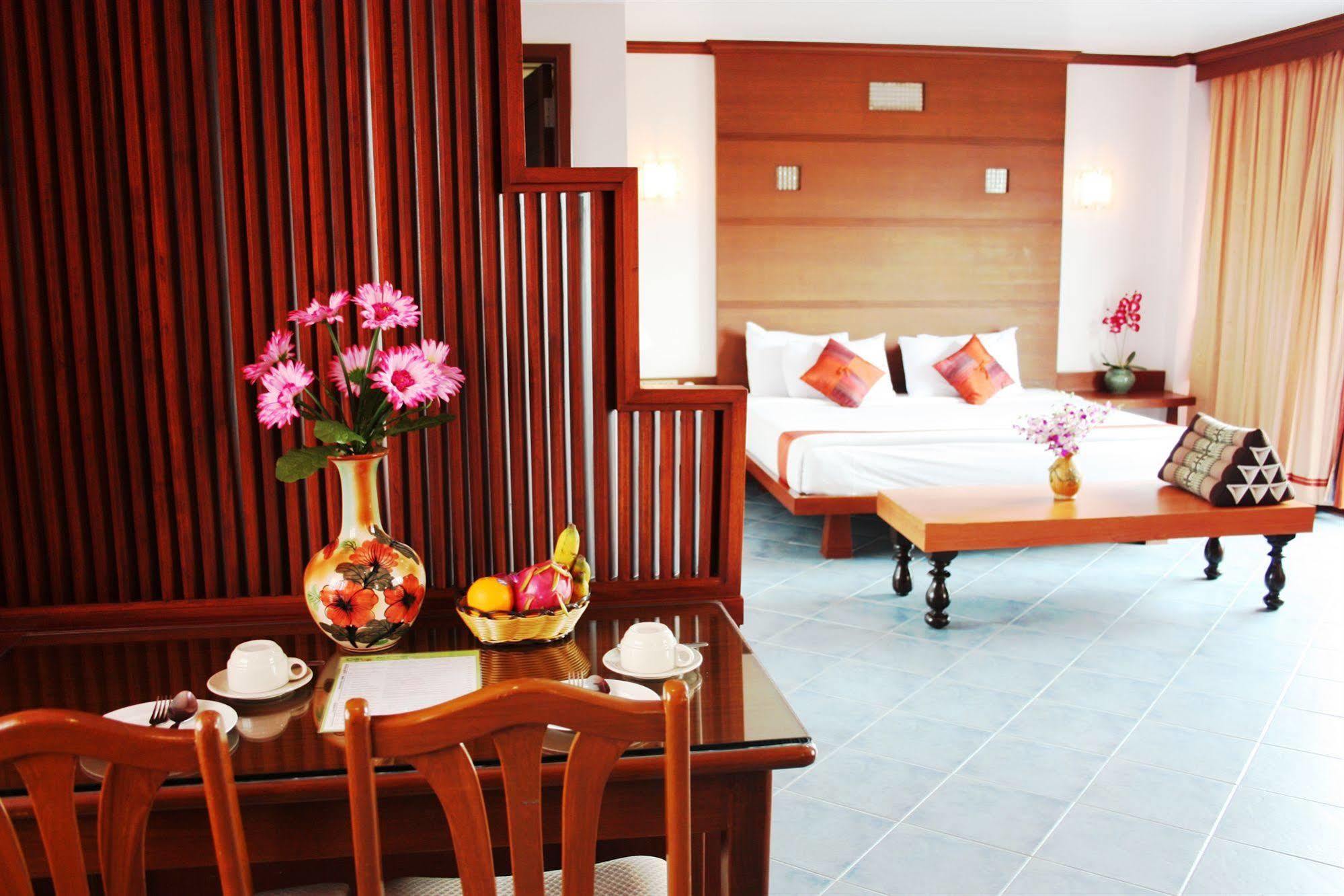 Hua Hin Loft Hotel Bagian luar foto